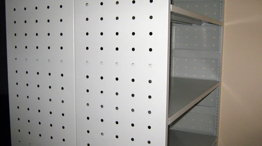 Kilnojamųjų stelažų, mobilių spintų, metalinių sandėlio biuro baldų gamintojas, Lenkija